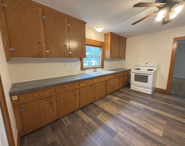 573 Spruce - Photo Thumbnail 5