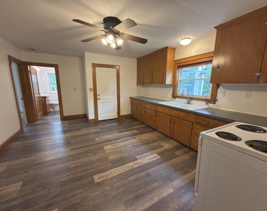 573 Spruce - Photo Thumbnail 6