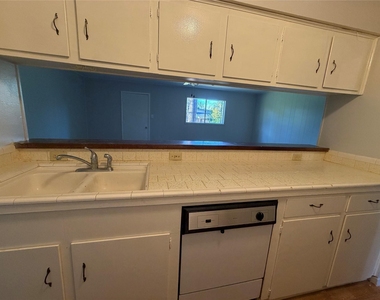 3310 Forest Glen Street - Photo Thumbnail 8