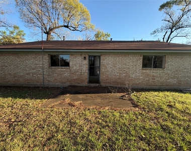 3310 Forest Glen Street - Photo Thumbnail 15