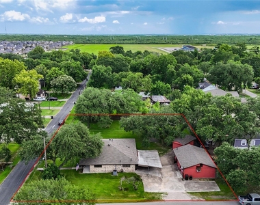 4704 1st Street - Photo Thumbnail 47