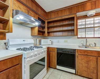 4704 1st Street - Photo Thumbnail 15