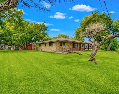 4704 1st Street - Photo Thumbnail 8