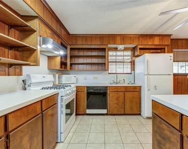 4704 1st Street - Photo Thumbnail 14