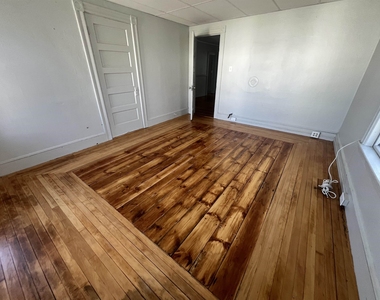 551 Montgomery - Photo Thumbnail 4