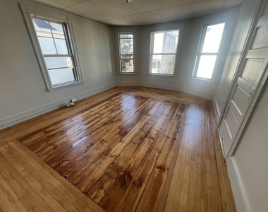 551 Montgomery - Photo Thumbnail 5