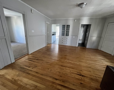 551 Montgomery - Photo Thumbnail 8