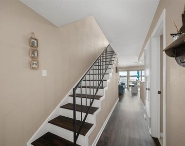 7041 Kingston Cove Lane - Photo Thumbnail 4
