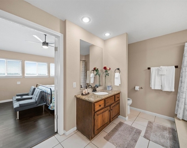 7041 Kingston Cove Lane - Photo Thumbnail 28
