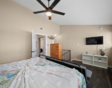 7041 Kingston Cove Lane - Photo Thumbnail 25