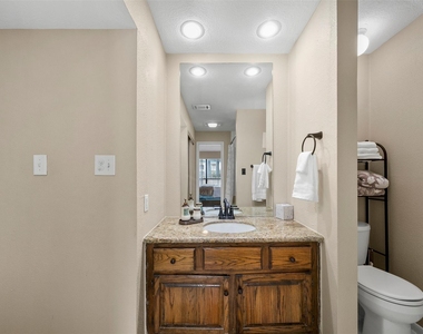 7041 Kingston Cove Lane - Photo Thumbnail 23