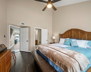 7041 Kingston Cove Lane - Photo Thumbnail 19