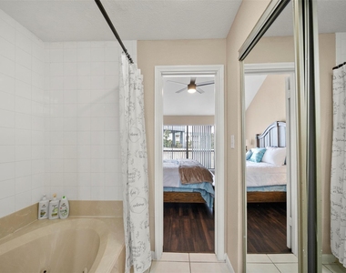 7041 Kingston Cove Lane - Photo Thumbnail 22