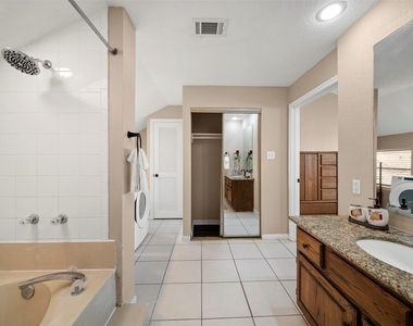 7041 Kingston Cove Lane - Photo Thumbnail 29