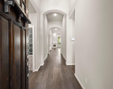 150 Mayfield Drive - Photo Thumbnail 3