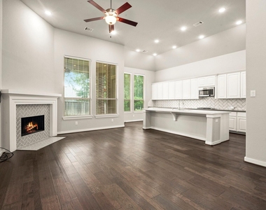 150 Mayfield Drive - Photo Thumbnail 10