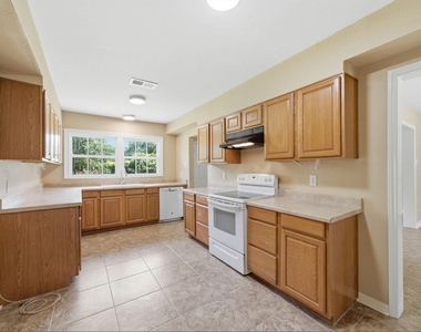 14906 Quaking Aspen Drive - Photo Thumbnail 9