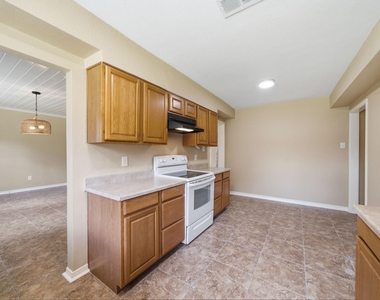 14906 Quaking Aspen Drive - Photo Thumbnail 11