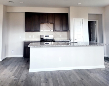 22103 Grand Majestic - Photo Thumbnail 2
