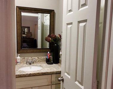 2514 Lee Street - Photo Thumbnail 12