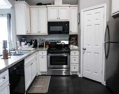2514 Lee Street - Photo Thumbnail 5