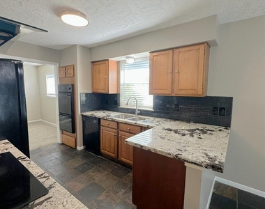 21314 Highland Knolls Drive - Photo Thumbnail 15