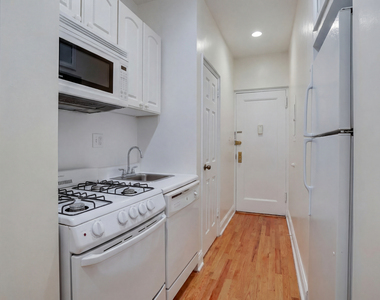 154 East 7th Street - Photo Thumbnail 3