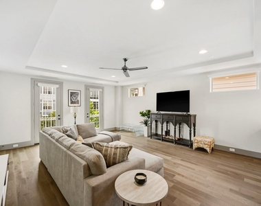 523 W 25th Street - Photo Thumbnail 21