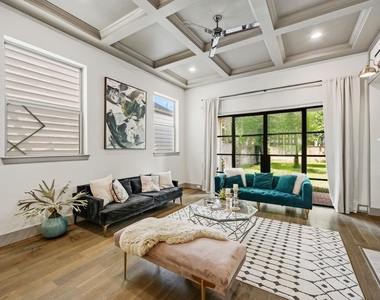 523 W 25th Street - Photo Thumbnail 2