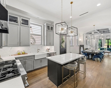 523 W 25th Street - Photo Thumbnail 5
