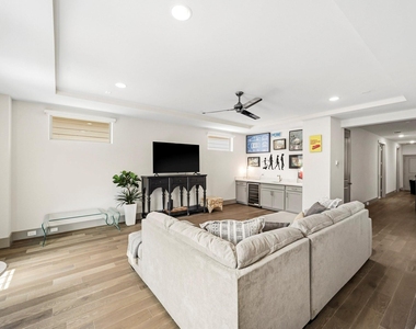 523 W 25th Street - Photo Thumbnail 22