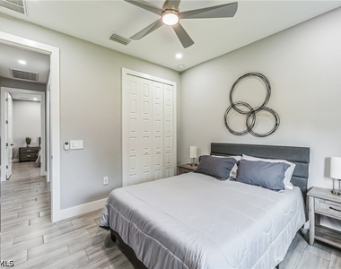 4618 Catalina Lane - Photo Thumbnail 18