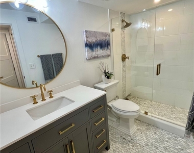 5550 Heron Point Drive - Photo Thumbnail 6