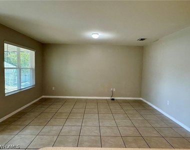 18661 Miami Boulevard - Photo Thumbnail 10