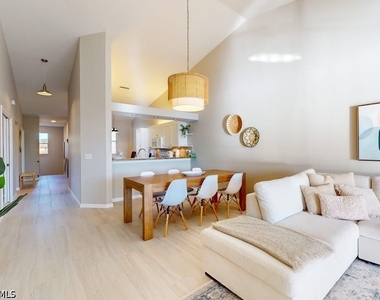 350 Robin Hood Circle - Photo Thumbnail 6