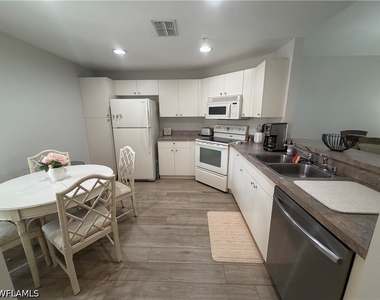 3009 Driftwood Way - Photo Thumbnail 4