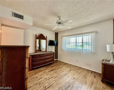 5467 Rattlesnake Hammock Road - Photo Thumbnail 12