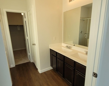 4325 Mcgregor Bluff Lane - Photo Thumbnail 10