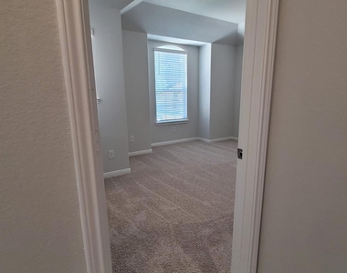 4325 Mcgregor Bluff Lane - Photo Thumbnail 17