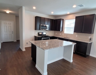 4325 Mcgregor Bluff Lane - Photo Thumbnail 2