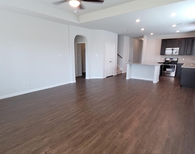 4325 Mcgregor Bluff Lane - Photo Thumbnail 3