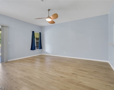 6085 Lake Front Drive - Photo Thumbnail 7