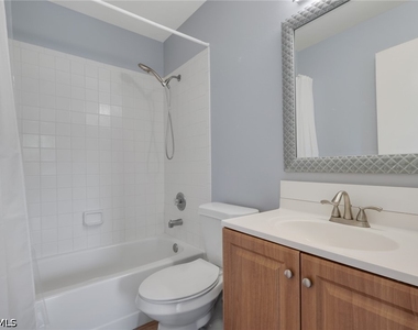 6085 Lake Front Drive - Photo Thumbnail 14