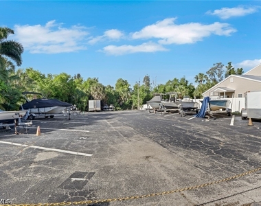 6085 Lake Front Drive - Photo Thumbnail 25