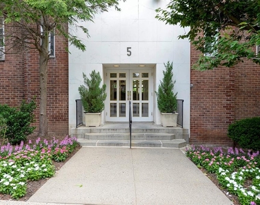 5 Roosevelt - Photo Thumbnail 13
