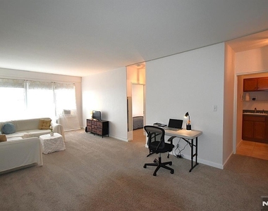5 Roosevelt - Photo Thumbnail 3