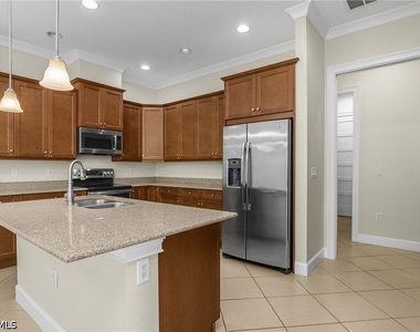 7162 Dominica Drive - Photo Thumbnail 11
