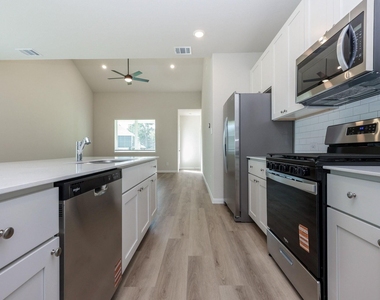 13536 Sauger Court - Photo Thumbnail 10