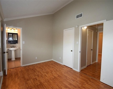 9323 Westwood Village Drive - Photo Thumbnail 7