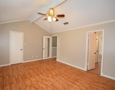 9323 Westwood Village Drive - Photo Thumbnail 10